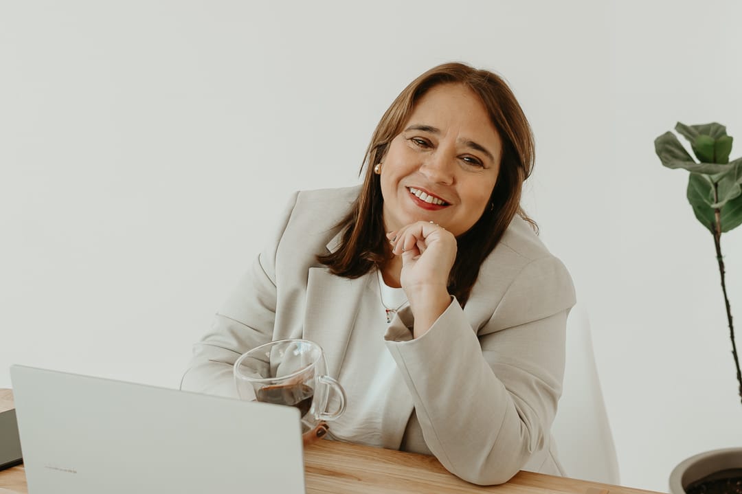 Dora Valle - Consultora de Seguros